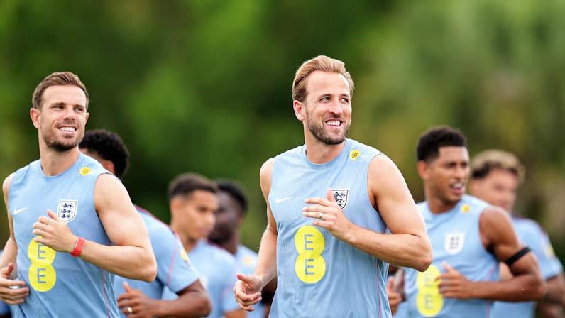 Jogadores da seleção inglesa tiveram seus equipamentos roubados no deslocamento ao centro de treinamento da Copa do Mundo, mas tiveram contratempo.