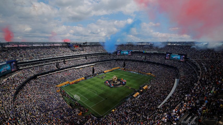 Fifa proíbe garrafas de água em estádios na Copa