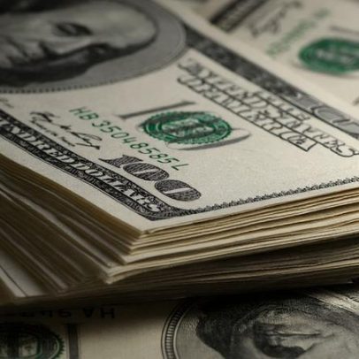 Dólar fecha em R$5,18 pela terceira sessão com foco no Oriente Médio