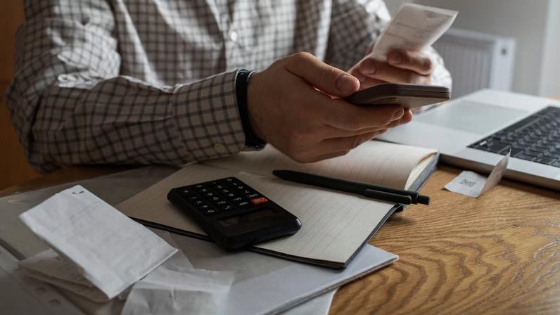 O peso econômico do diagnóstico de um câncer afeta pacientes, famílias e cuidadores, mas ainda recebe menos atenção do que deveria