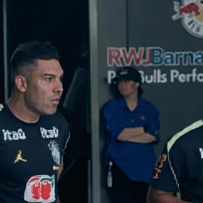 Casemiro e Endrick demonstram entrosamento na seleção em treino