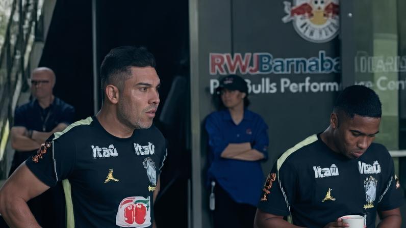 Casemiro e Endrick entram em campo juntos no treino da seleção
