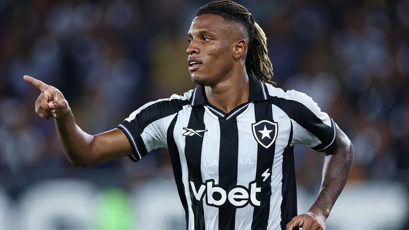 Danilo comemora gol pelo Botafogo em jogo da Libertadores contra o Racing (Foto: Vitor Silva / Botafogo)