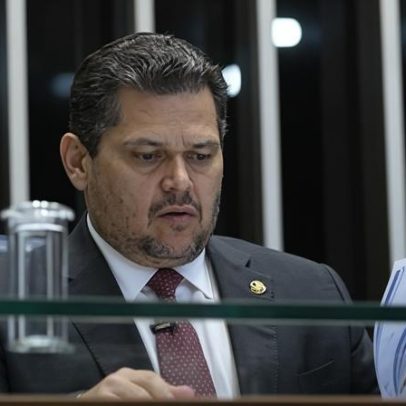 Alcolumbre adia sessão do Congresso por 15 dias para votar vetos