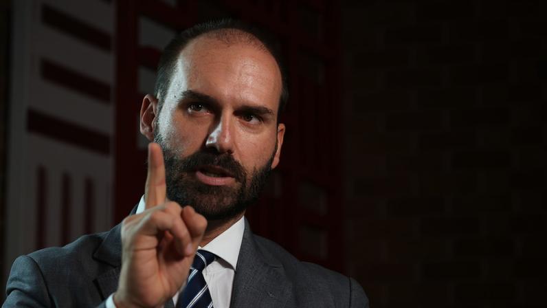 Deputado Eduardo Bolsonaro (PL-SP) é entrevistado no estúdio Metropoles -- Metrópoles