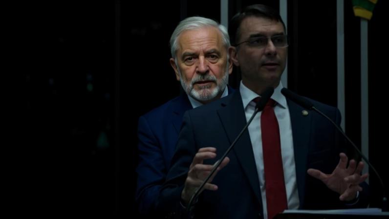Bolsonaro e Lula empatam tecnicamente como nomes mais rejeitados do cenário brasileiro, Flávio figura em terceiro. Fotos: REUTERS/Adriano Machado | Ricardo Stuckert / PR | Waldemir Barreto/Agência Senado