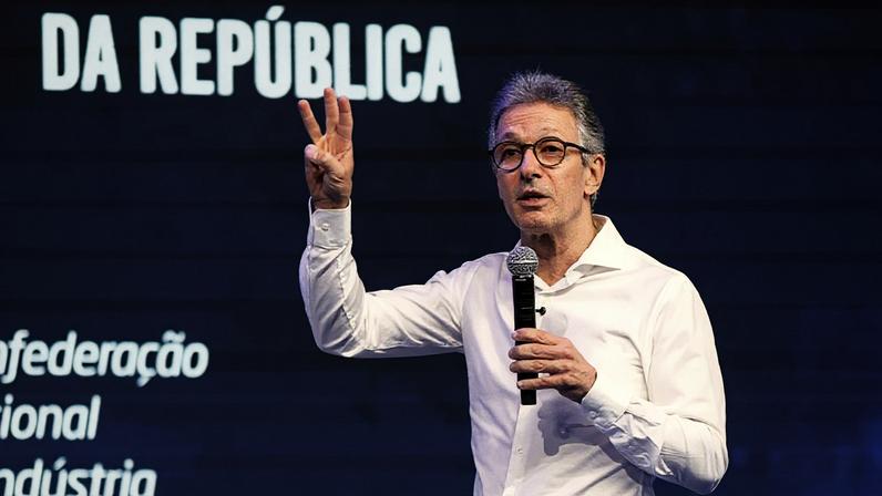 Zema afirmou que a permanência prolongada no programa social sem qualificação profissional prejudica a inserção dos beneficiários no mercado de trabalho