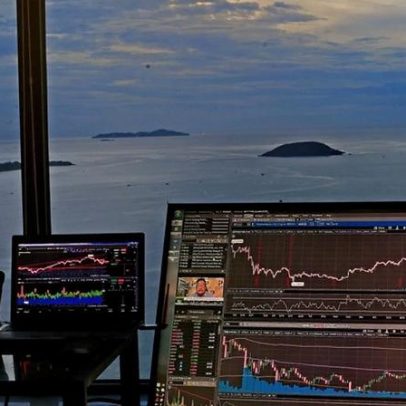 Conflito no Oriente Médio volta ao centro das atenções e petróleo dispara
