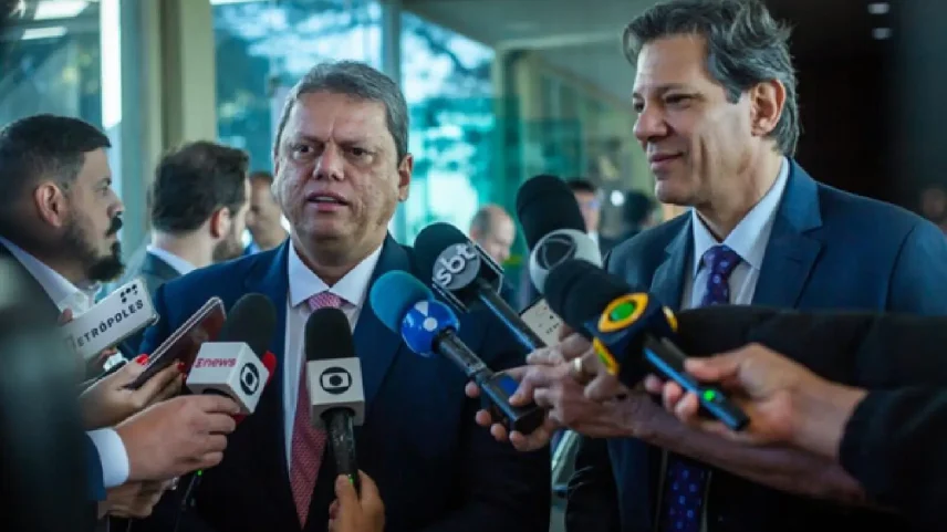 PT tenta convencer Márcio França (PSB) a aceitar o posto de vice na chapa de Haddad, pela análise de que o político agregaria mais votos à campanha do PT do que qualquer outro nome. (Foto: Diego Zacarias/Ministério da Fazenda)