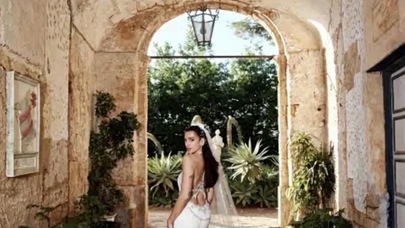 Dua Lipa compartilha imagens de sua festa de casamento