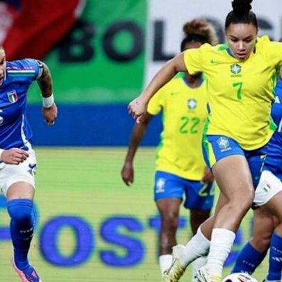 Lula sanciona lei da Copa Feminina e concede prêmio às pioneiras