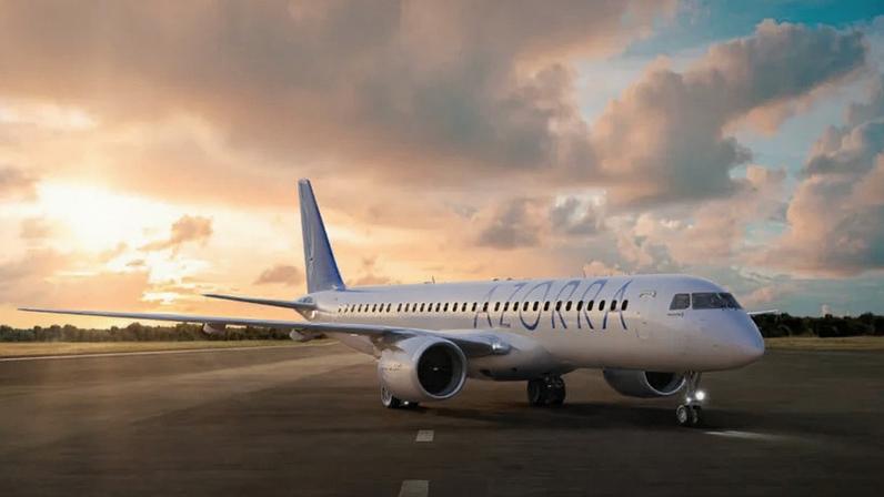 A Azorra é uma empresa norte-americana que compra aviões diretamente de fabricantes como a Embraer e a Airbus e os aluga para companhias aéreas ao redor do mundo
