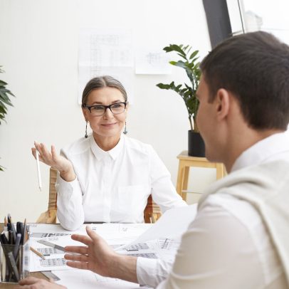 Como funciona a programação mental de recrutadores e seus impactos