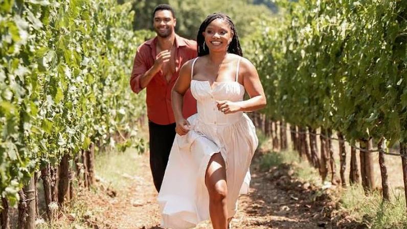 Halle Bailey e Regé-Jean Page formam um casal em 'Eu e Você na Toscana'