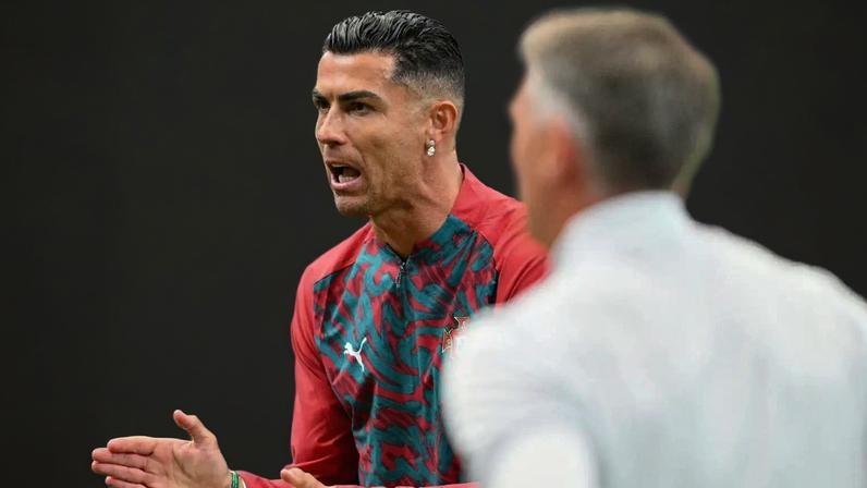 Cristiano Ronaldo, perto de mil gols, sobreviveu a tentativa de aborto