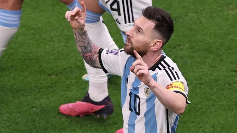 Messi: gratidão a Deus por recorde. (Foto: EFE/EPA/Tolga Bozoglu)
