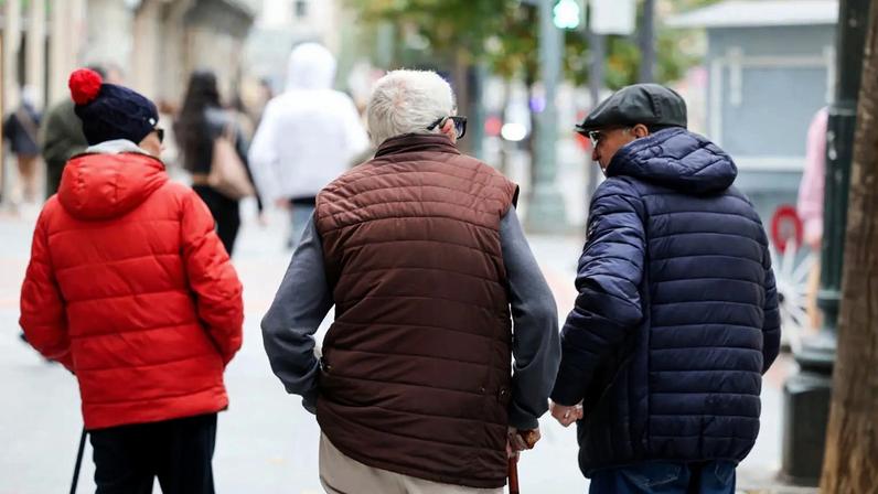 Idosos em Bilbao, na Espanha: a Europa está cada vez mais velha. (Foto: EFE/Luis Tejido)