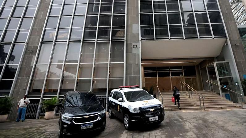Suspeita de lavagem e confusão patrimonial: o que levou a polícia até a produtora de ‘Dark Horse’