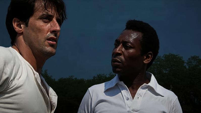 Sylvester Stallone e Pelé foram companheiros de time em 'Fuga para a Vitória'