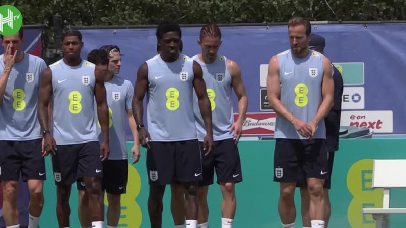 Kane, Gordon e Inglaterra chegam para treino nos EUA