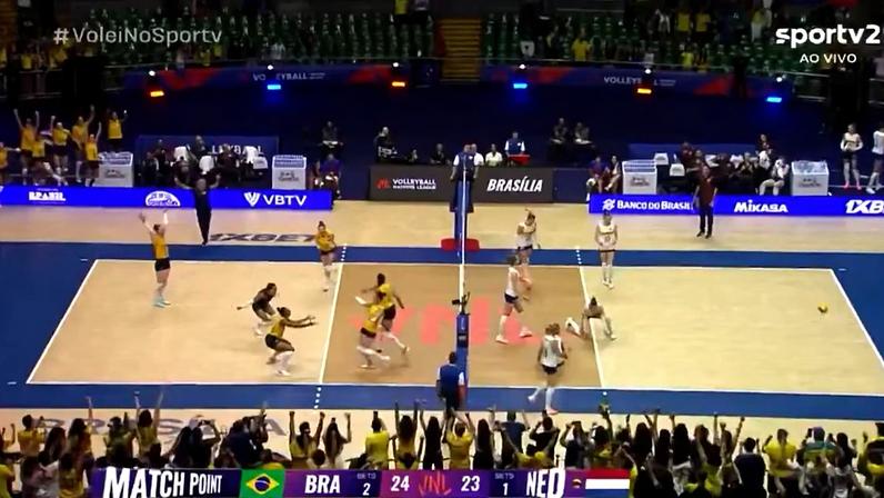 Jogo em Brasília, finalizado em 3 sets a 1, tem destaque para Júlia Bergmann e Júlia Kudiess