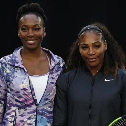 Serena Williams retorna ao Wimbledon ao lado da irmã após quatro anos