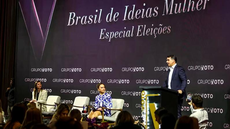 Flávio Bolsonaro participa do evento 'Brasil de Ideias Mulher - Especial Eleições', do Grupo Voto, em São Paulo