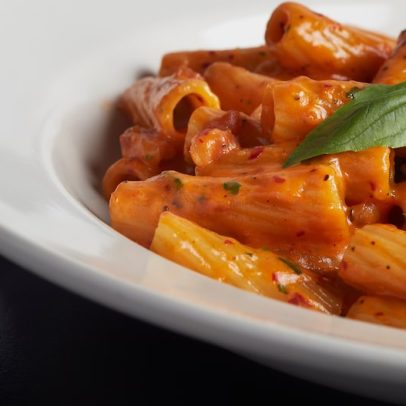 Quais molhos combinam com rigatoni? Opções populares sugeridas