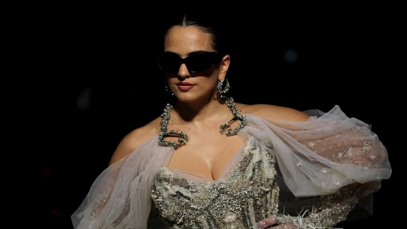 Rosalía interrompe shows por motivo familiar e deixa fãs preocupados