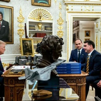 Trump posta foto de reunião com Flávio após propor nova taxa ao Brasil