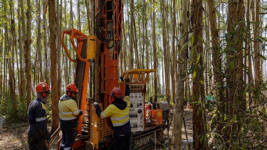 Diretor da agência afirma não ter estrutura para acompanhar o aumento dos pedidos de exploração e das exigências de fiscalização do setor.
