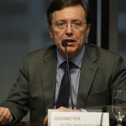 Ex-auditor preso responde por 130 crimes e prejuízo bilionário
