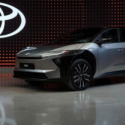 Toyota lança o bZ4X, o primeiro elétrico da marca no Brasil