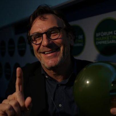 Cobrança de dívida de publicitário de Flávio envolve até posse de cavalos