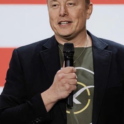 SpaceX pretende tirar a ficção da ficção científica, afirma Musk