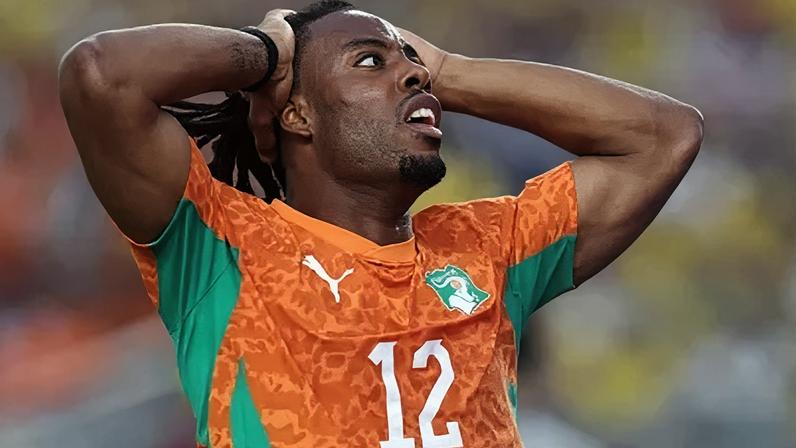 Elye Wahi é investigado sobre possível cartão amarelo forçado em jogo da Ligue 1