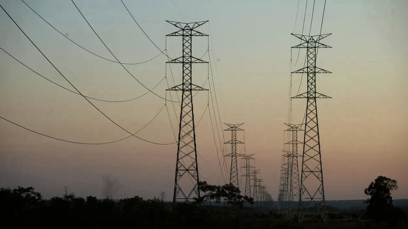 Linhas de transmissão de energia (Foto: Cesar Olmedo/Reuters)