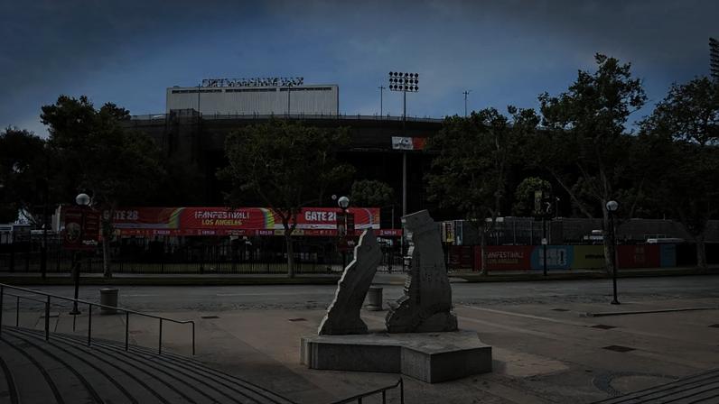 Camelôs na frente da principal Fan Fest de Los Angeles não vendem nada da Copa
