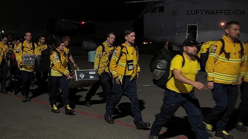 Equipes de busca e resgate chegam à Venezuela