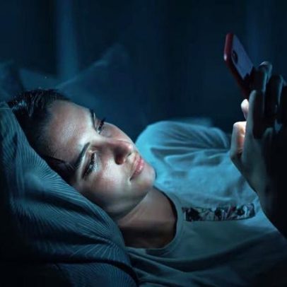 Dormir tarde por escolha: entenda a procrastinação do sono