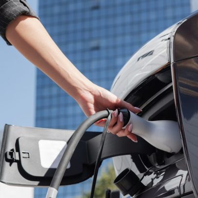 SP e DF têm as piores redes de recarga de carros elétricos, aponta estudo