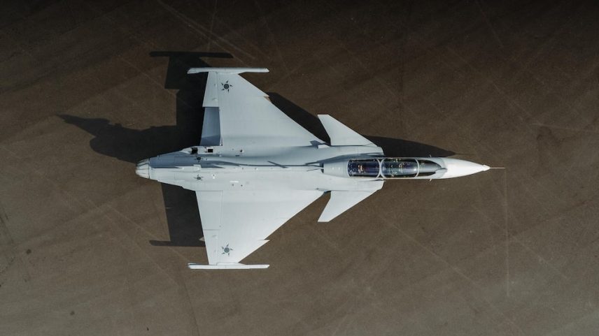Novo caça Gripen F da Saab reforça programa de transferência tecnológica para o Brasil