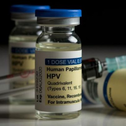 Vacina HPV elimina mortes por câncer de colo entre jovens na Inglaterra