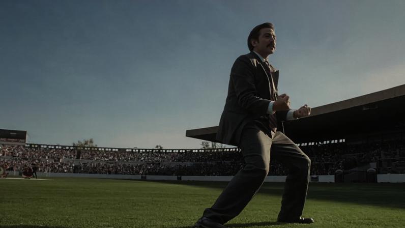 BOLEIRO - Diego Luna no filme: burocrata briga para sediar Copa no México