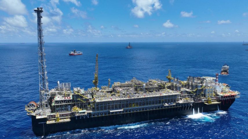 FOGO CRUZADO Plataforma da Petrobras: política de preços e liquidez das ações pesam sobre a cotação da empresa na bolsa (Petrobras/Divulgação)