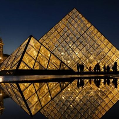 Louvre diz que museu está no limite após roubo histórico de joias