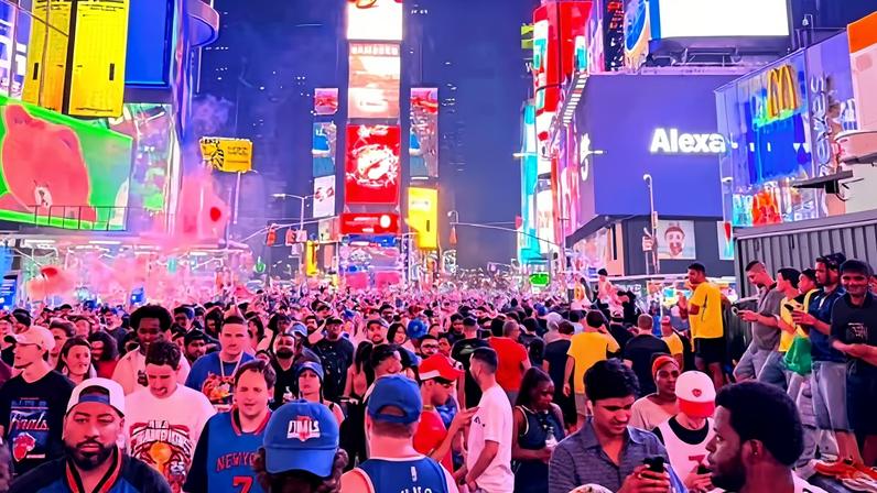 Festa pelo título dos Knicks só terminou quando o domingo já clareava (Jorge Nicola/R7)