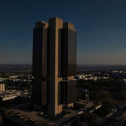 Geopolítica instável leva bancos centrais globais a tom mais duro sobre juros