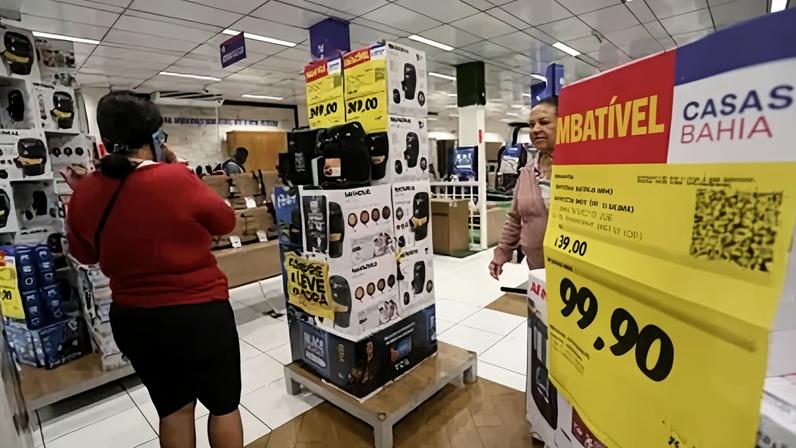 Movimentação no comércio de SP nesta sexta (24), dia de Black Friday