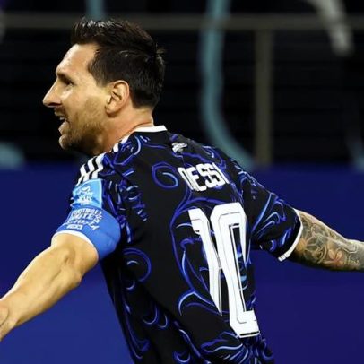 Messi marca, quebra recorde e Argentina vence Jordânia na Copa do Mundo